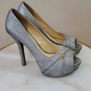 Guess Peep toe pumps